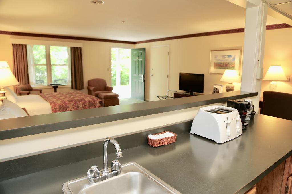 סנט ג'ונסבורי Fairbanks Inn מראה חיצוני תמונה